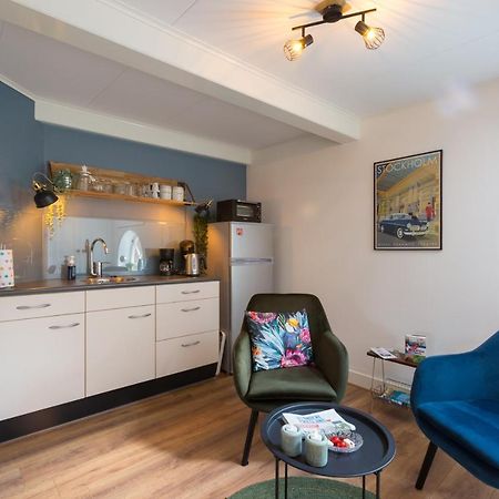 D' Ald Skoalle - Sfeervol Appartement In Oude School. Wijtgaard Eksteriør billede