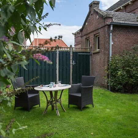 D' Ald Skoalle - Sfeervol Appartement In Oude School. Wijtgaard Eksteriør billede