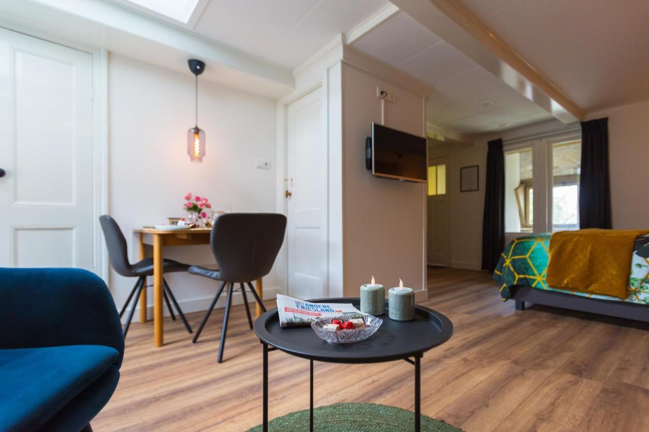 D' Ald Skoalle - Sfeervol Appartement In Oude School. Wijtgaard Eksteriør billede
