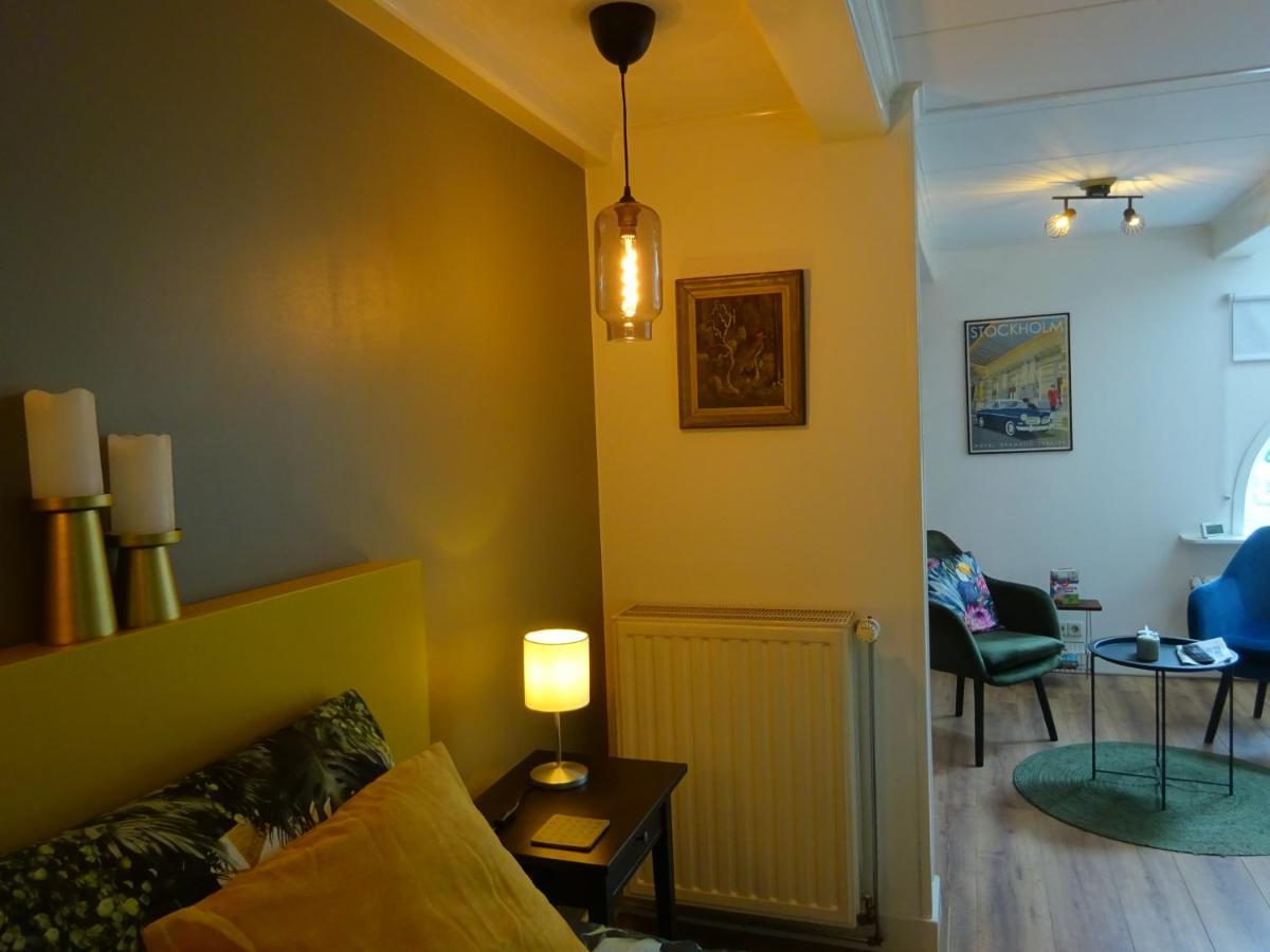 D' Ald Skoalle - Sfeervol Appartement In Oude School. Wijtgaard Eksteriør billede